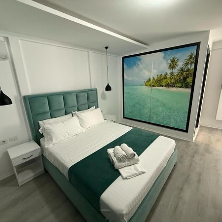 Hotel Aloha Саранда Екстер'єр фото
