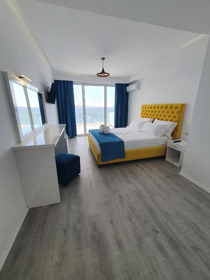 Hotel Aloha Саранда Екстер'єр фото