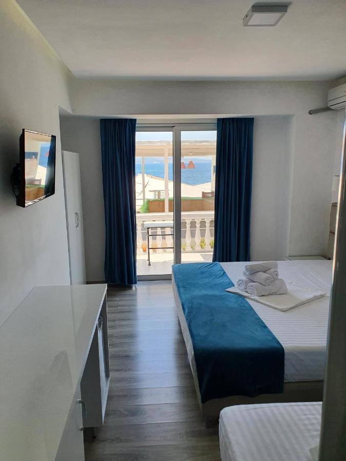 Hotel Aloha Саранда Екстер'єр фото