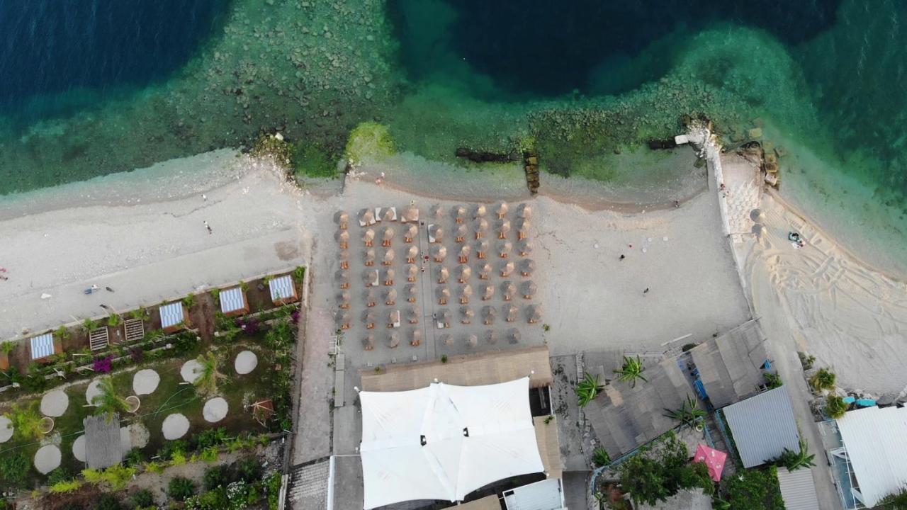 Hotel Aloha Саранда Екстер'єр фото