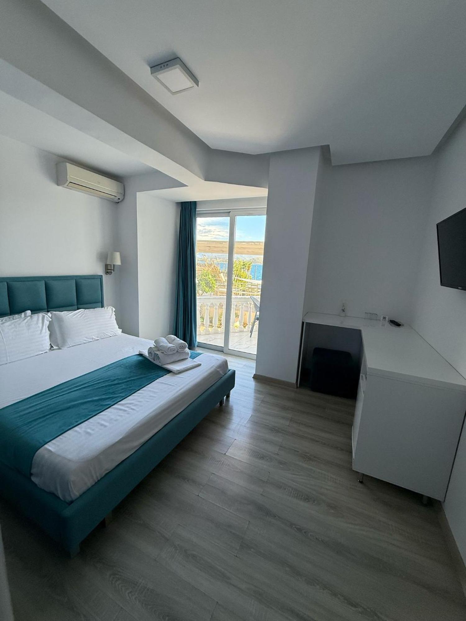 Hotel Aloha Саранда Екстер'єр фото