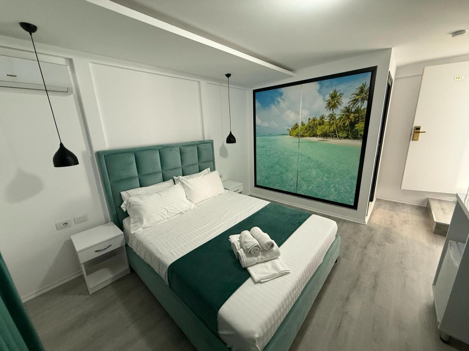 Hotel Aloha Саранда Екстер'єр фото
